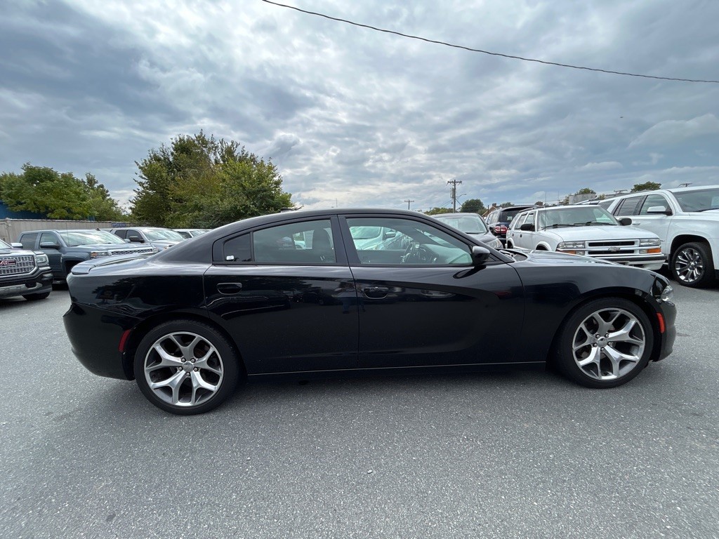 2015 Dodge Charger R/T photo 4