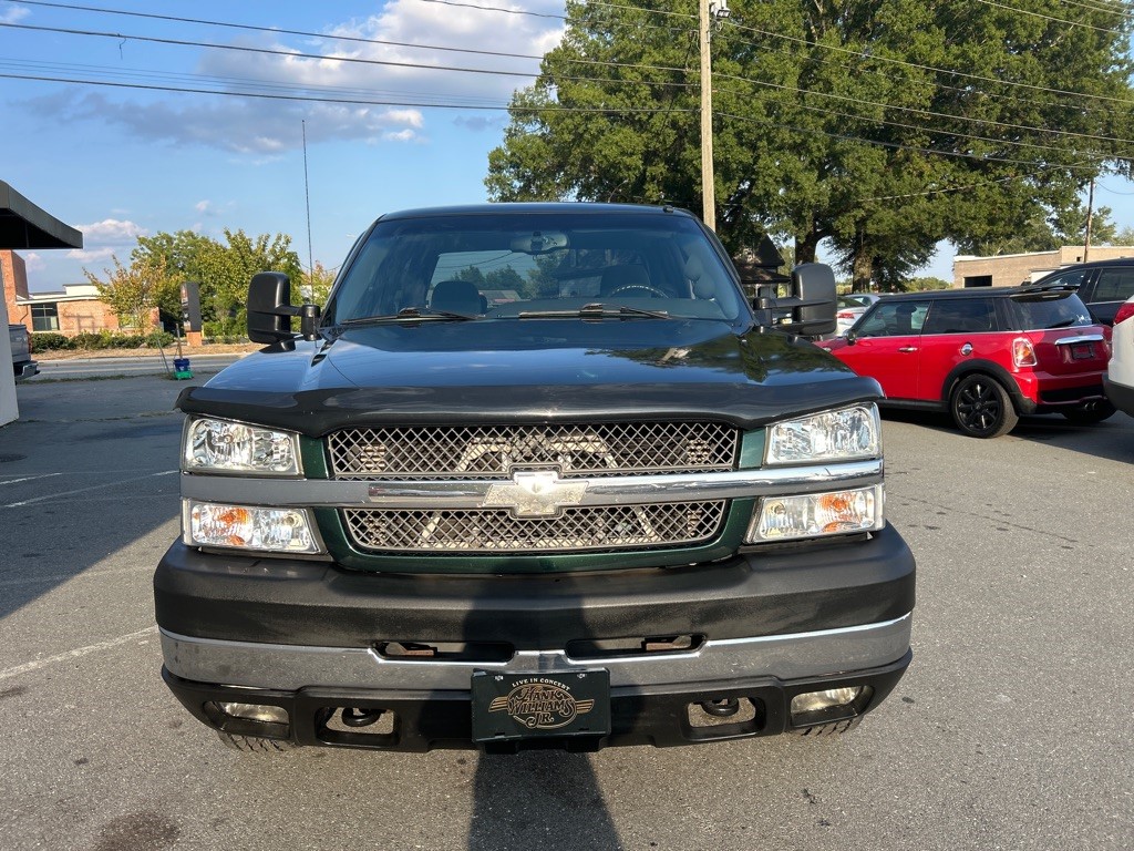 2004 Chevrolet Silverado 2500HD photo 2