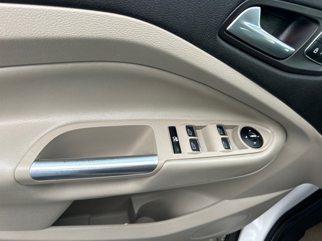 2014 Ford Escape Titanium photo 9