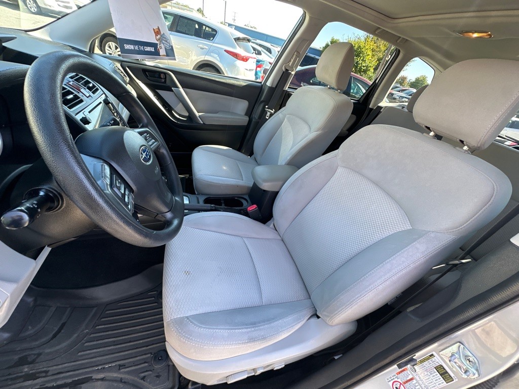 2016 Subaru Forester 2.5i Premium photo 10