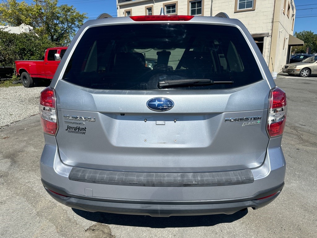 2016 Subaru Forester 2.5i Premium photo 3