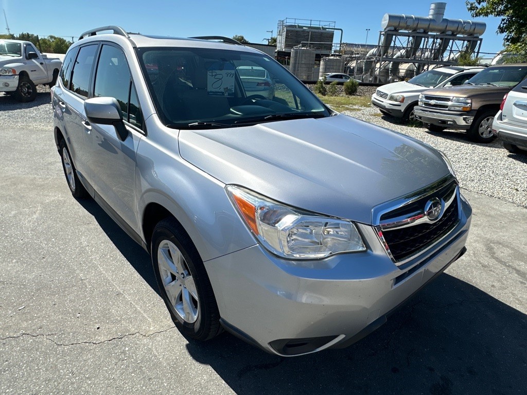 2016 Subaru Forester 2.5i Premium photo 6