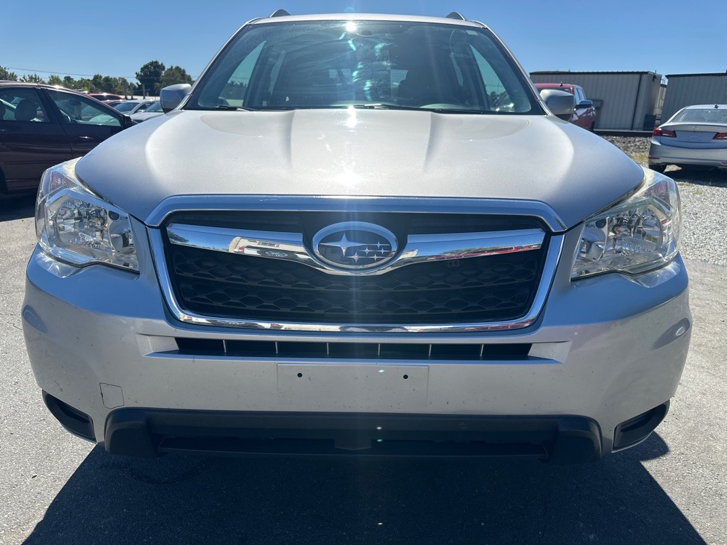 2016 Subaru Forester 2.5i Premium photo 7