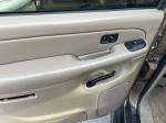 2004 Chevrolet Suburban Pic 2556_V20260113183217000013