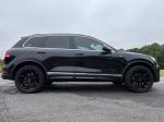 2014 Volkswagen Touareg-R Line Pic 2556_V2026052303315200006