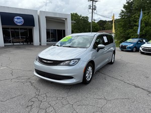 2023 CHRYSLER VOYAGER LX