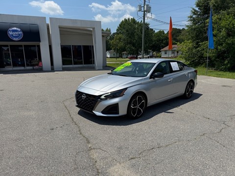2024 NISSAN ALTIMA SR