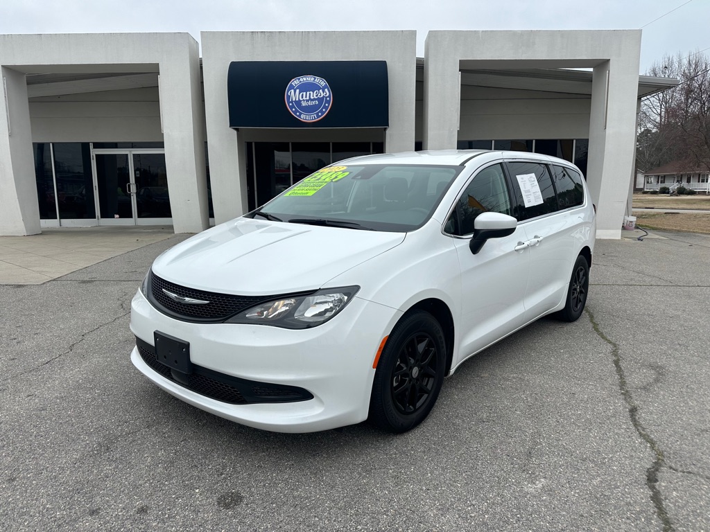 2023 Chrysler Voyager LX
