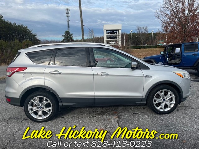 Ford Escape Titanium 4WD in Hickory