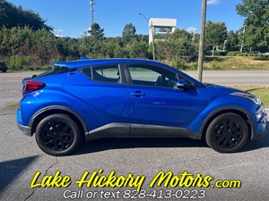 Picture of a 2019 Toyota C-HR LE