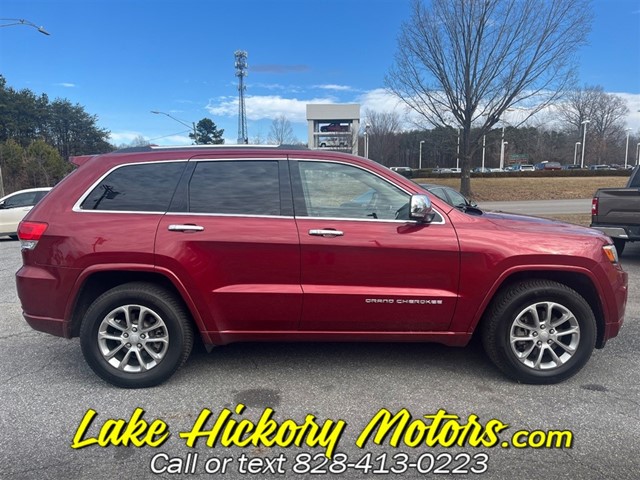 Jeep Grand Cherokee Overland 4WD in Hickory