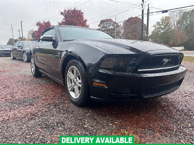 FORD MUSTANG V6 Convertible in Mooresville