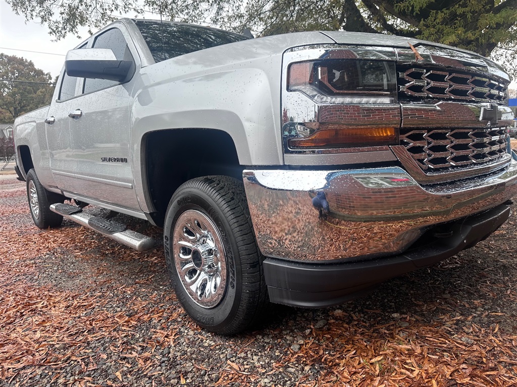 Chevrolet Silverado 1500's photo