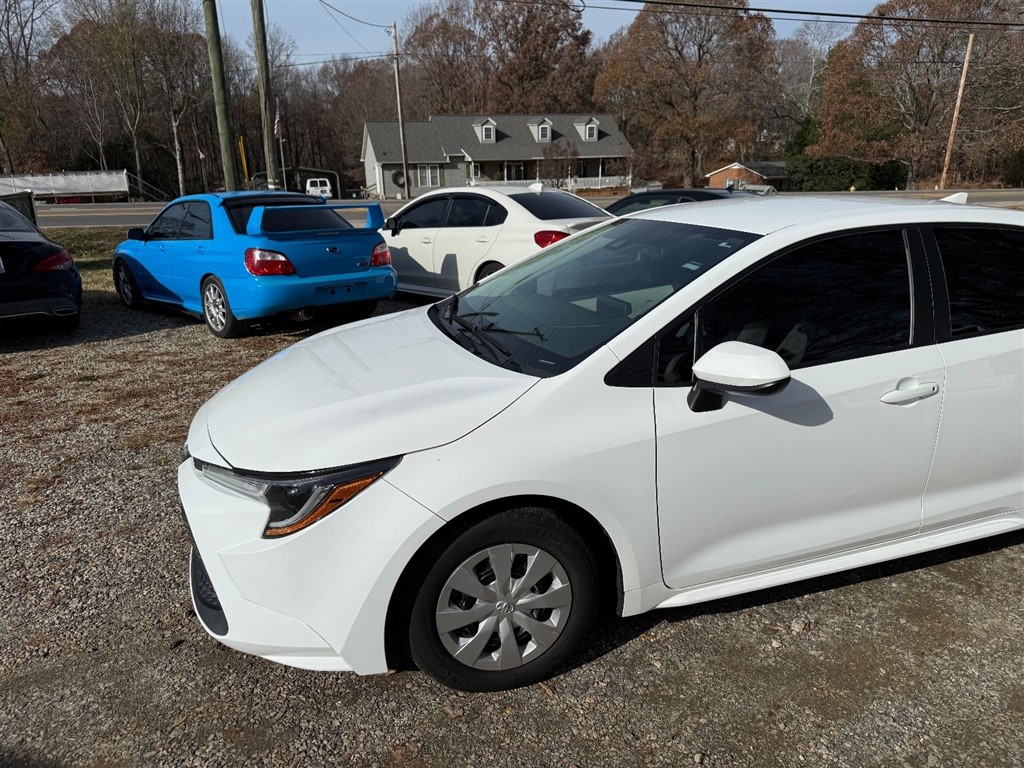 2020 Toyota Corolla L photo 10