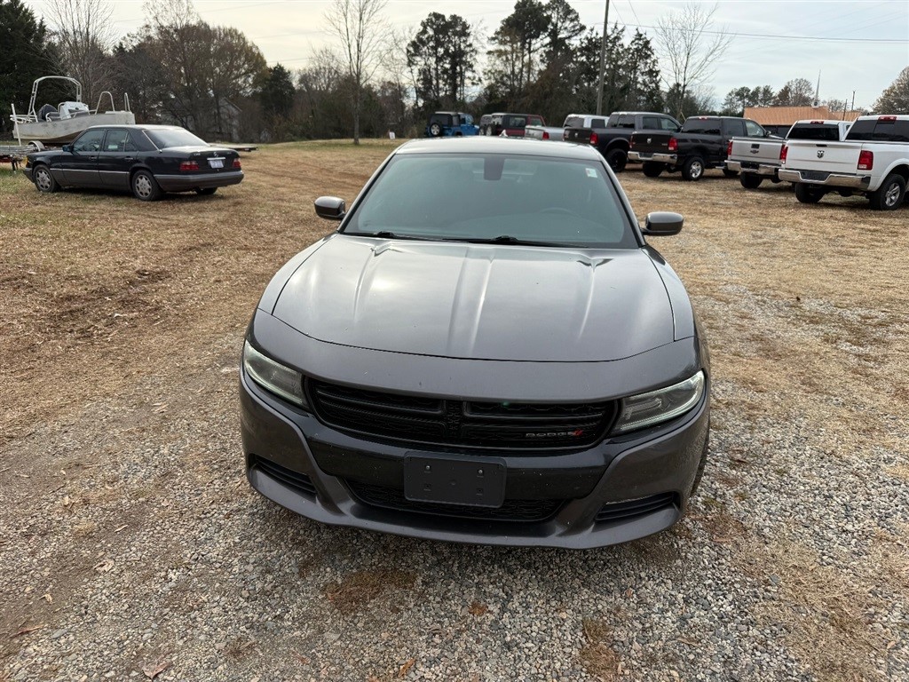 2019 Dodge Charger SXT photo 2