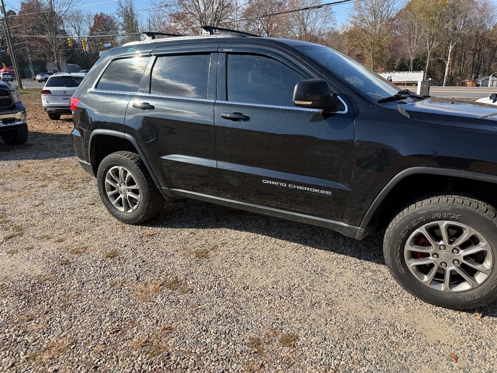 Jeep Grand Cherokee's photo