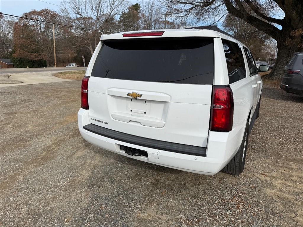 2020 Chevrolet Suburban LT photo 5