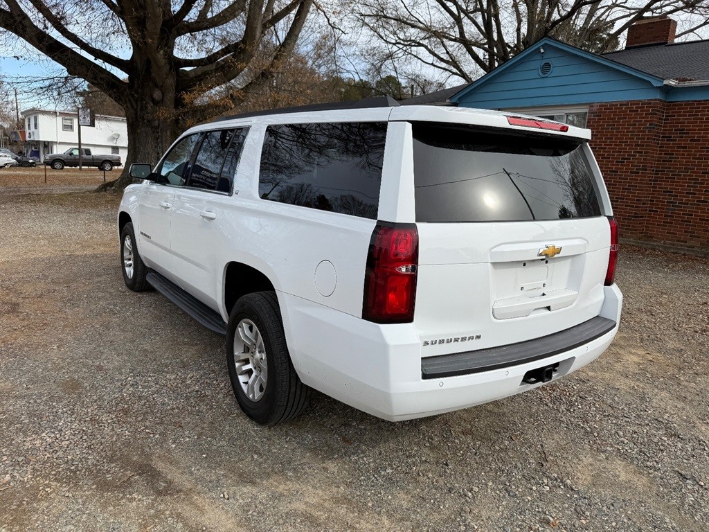 2020 Chevrolet Suburban LT photo 6