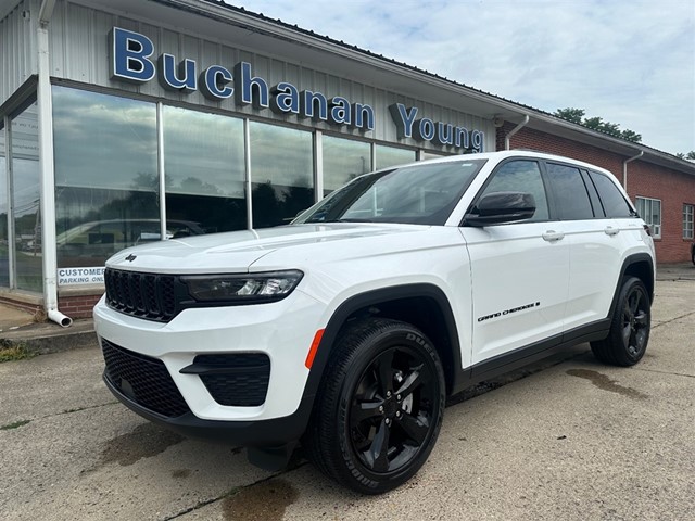 Jeep Grand Cherokee Altitude 4WD in Burnsville