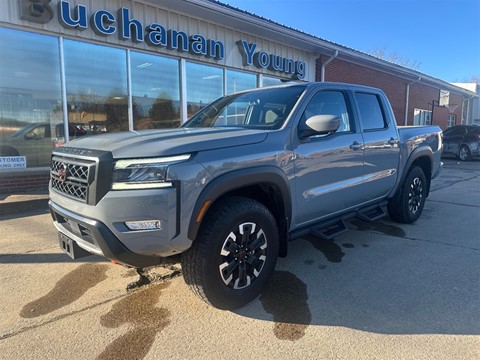 2023 Nissan Frontier PRO-4X Crew Cab 4WD