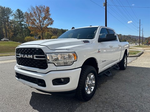 2022 RAM 2500 Tradesman Crew Cab SWB 4WD