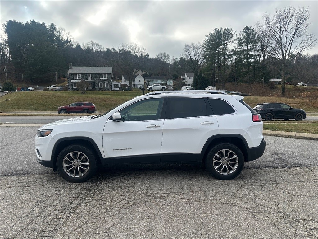 2019 Jeep Cherokee Latitude photo 2