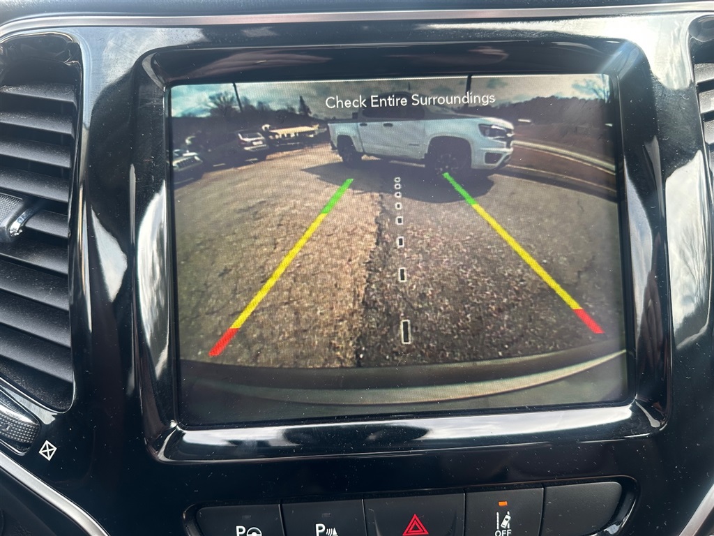 2019 Jeep Cherokee Overland - Photo 15