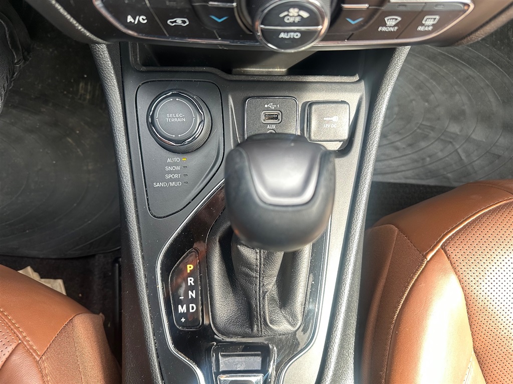 2019 Jeep Cherokee Overland - Photo 17