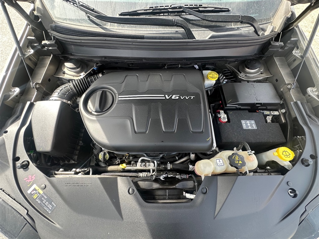 2019 Jeep Cherokee Overland - Photo 18