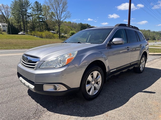 Subaru Outback 2.5I Premium in Burnsville