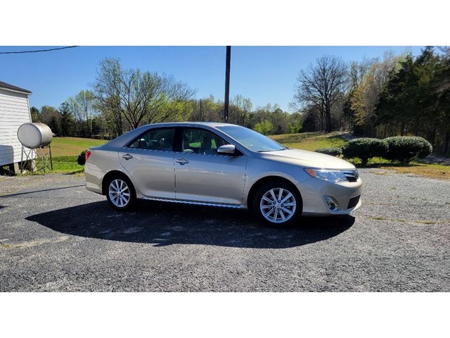 TOYOTA CAMRY XLE in Lancaster