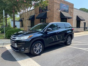 Picture of a 2017 Toyota Highlander XLE FWD V6