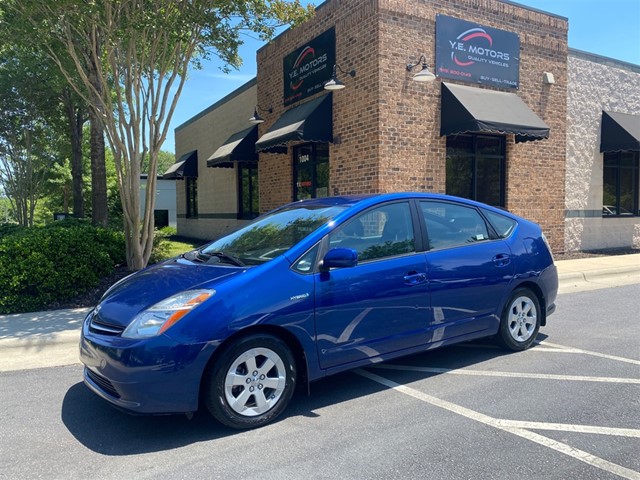 Toyota Prius 4-Door Liftback in Apex