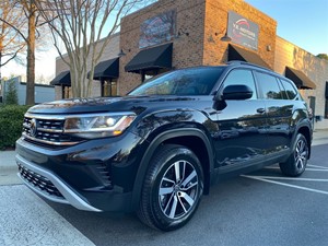 Picture of a 2022 Volkswagen Atlas SE