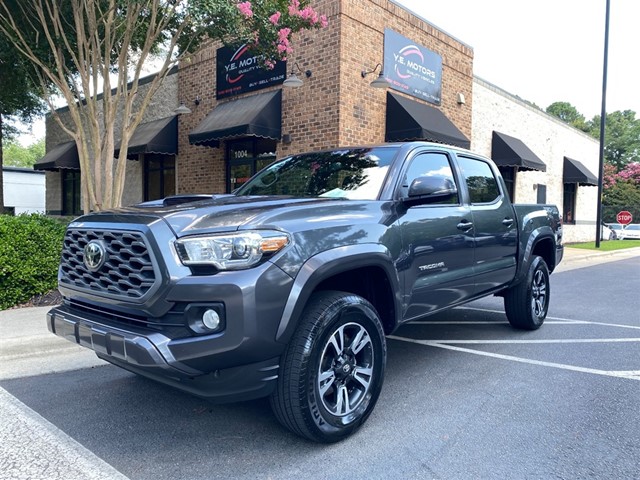 Toyota Tacoma TRD Sport Double Cab 4WD in Apex