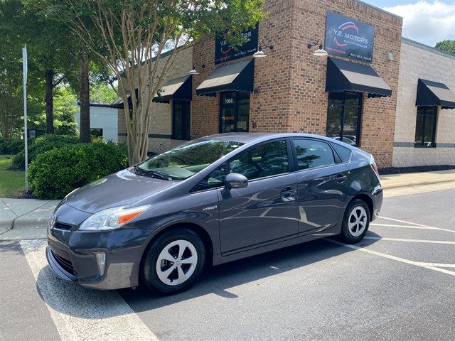 Toyota Prius Two in Apex