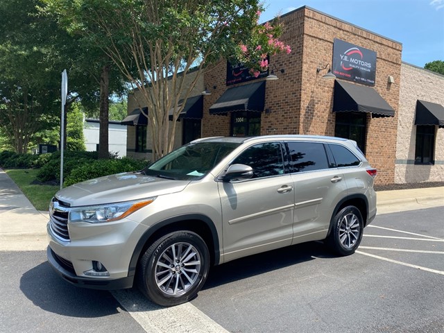 Toyota Highlander Limited Platinum FWD V6 in Apex