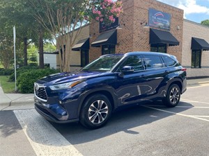 2020 Toyota Highlander XLE FWD V6 for sale by dealer