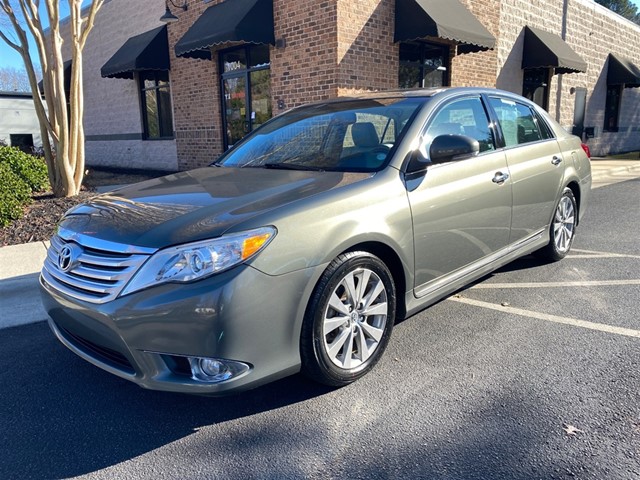 2012 Toyota Avalon Limited's photo
