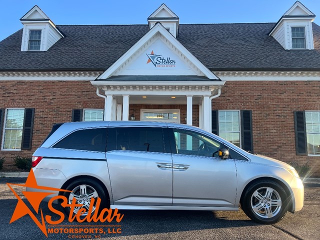 Honda Odyssey Touring in Hickory