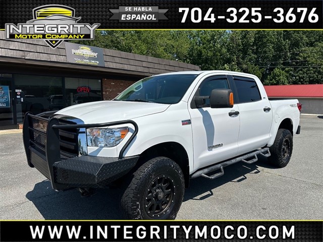 Toyota Tundra Tundra CrewMax 5.7L 4WD in Newton