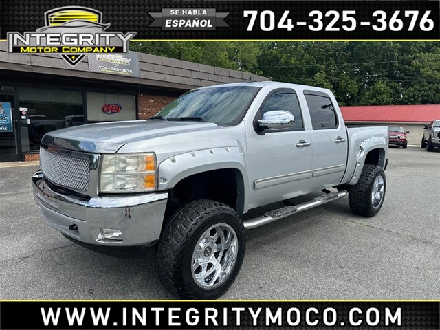 Chevrolet Silverado 1500 LT Crew Cab 4WD in Newton