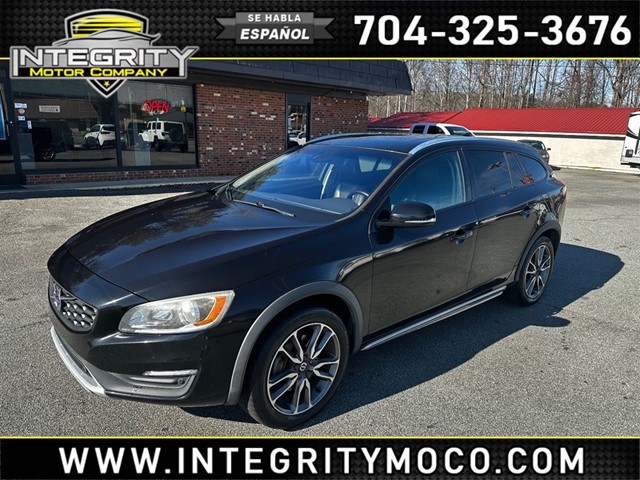 Volvo V60 Cross Country AWD T5 in Newton
