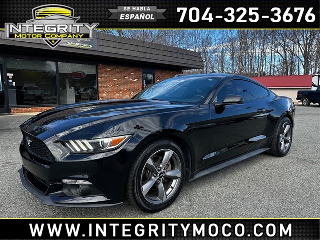 Ford Mustang V6 Coupe in Newton