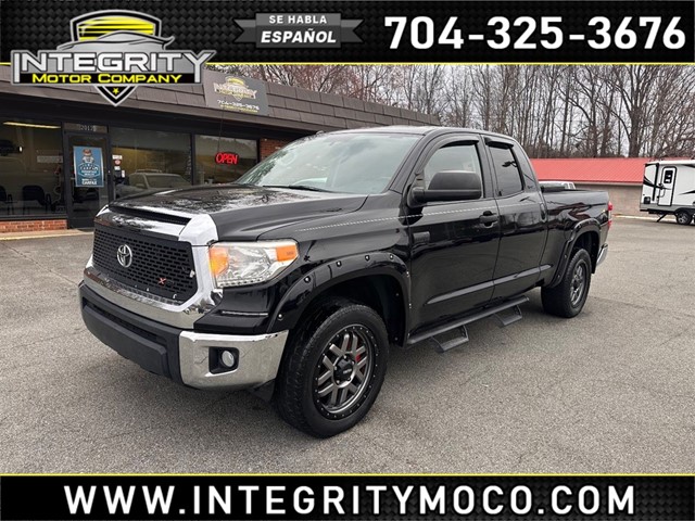 Toyota Tundra SR5 5.7L V8 XPS 4WD Double Cab in Newton