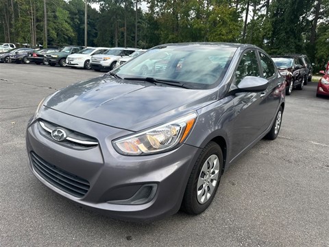 2017 Hyundai Accent SE 4-Door 6A