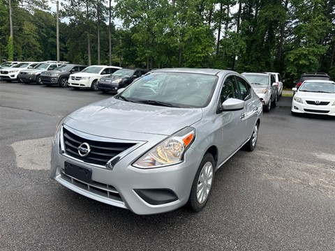 2017 Nissan Versa 1.6 SV Sedan