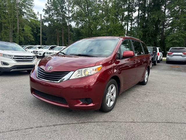 Toyota Sienna LE 8-Pass V6 in Raleigh