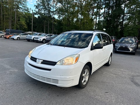 2005 Toyota Sienna LE - 8 Passenger Seating