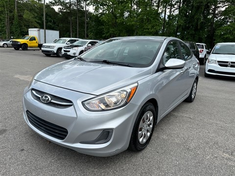 2017 Hyundai Accent SE 4-Door 6A